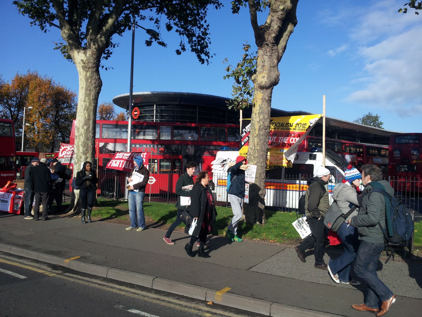 Walthamstow EDL'e kar gsteriler,aktiviteler